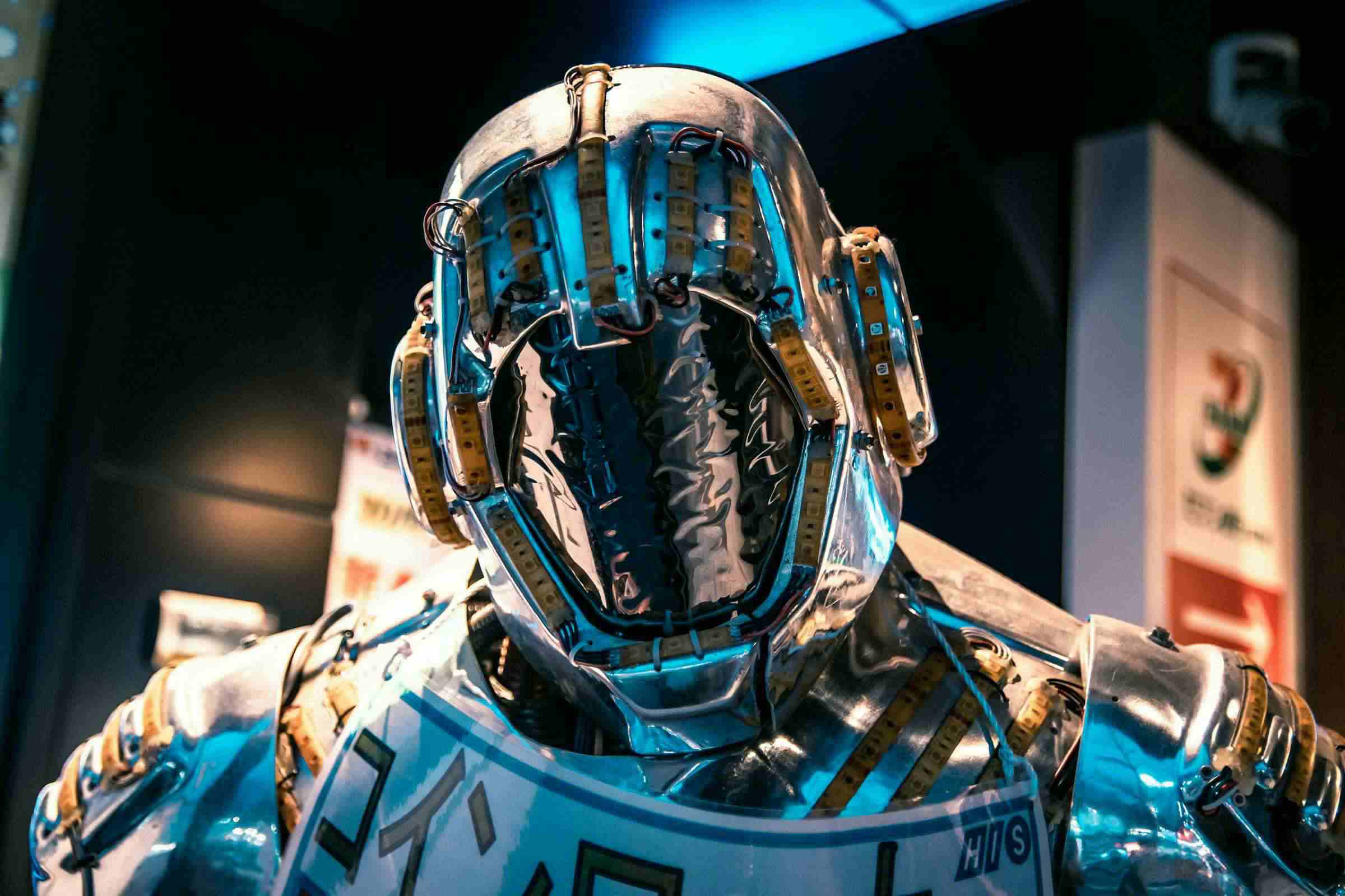 L'intelligence artificielle (IA) révolutionne la manière dont nous interagissons avec le monde, influençant de nombreux secteurs comme la santé, la finance, l'automobile et plus encore.