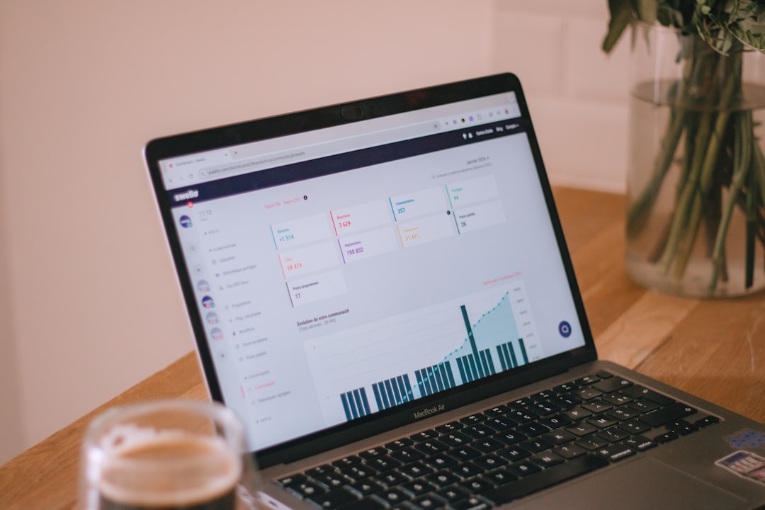 Formation certifiante community manager, carrière digitale.